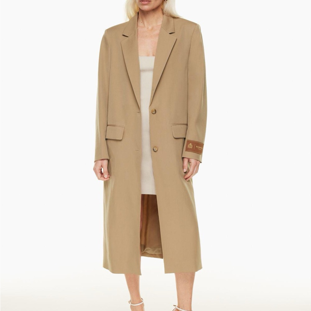 Aritzia O’Hara Coat in Camel, size Small.
